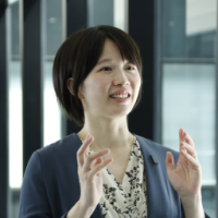 陳 秀茵（ちん しゅういん）